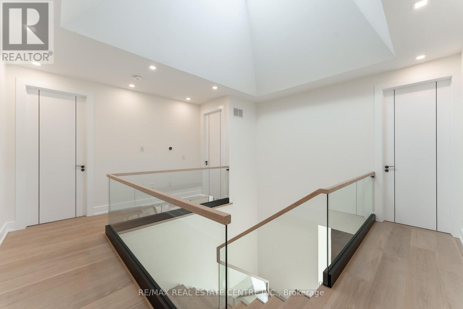 462 Southland Crescent, Oakville, Ontario  L6L 3N8 - Photo 24 - W12361553