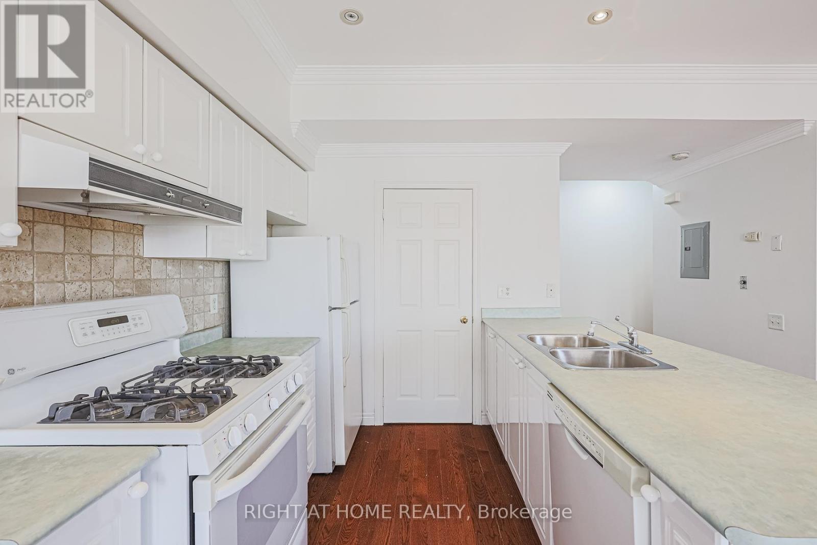 78 - 760 Lawrence Avenue W, Toronto (Yorkdale-Glen Park), Ontario  M6A 3E7 - Photo 14 - W12361571