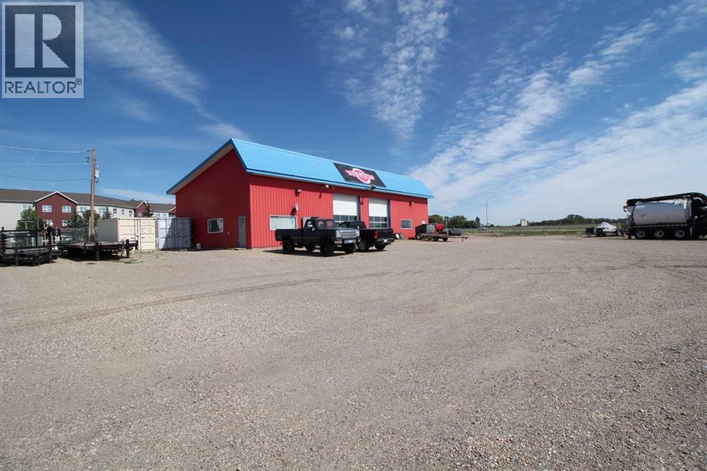 3208 52 Avenue, Innisfail, Alberta  T4G 1E2 - Photo 2 - A2249038