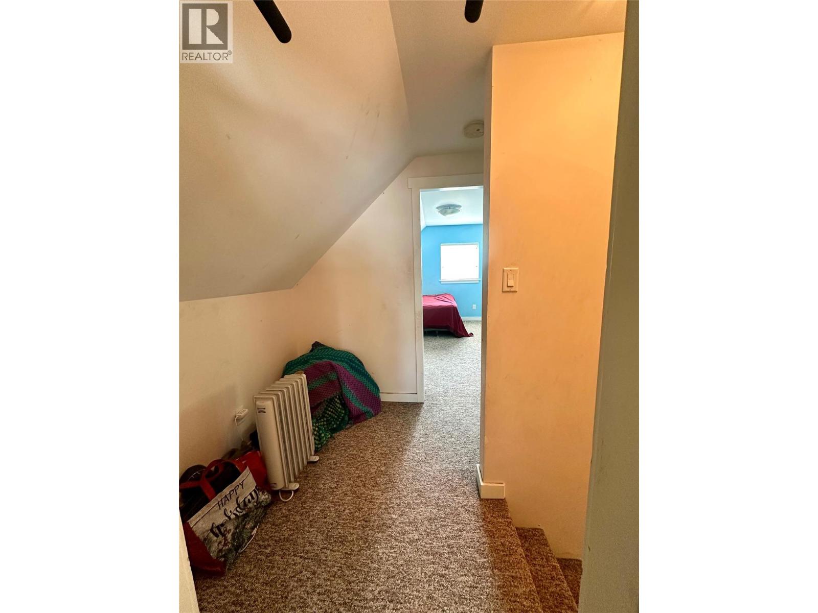 2508 Columbia Avenue, Castlegar, British Columbia  V1N 2X5 - Photo 15 - 10359885