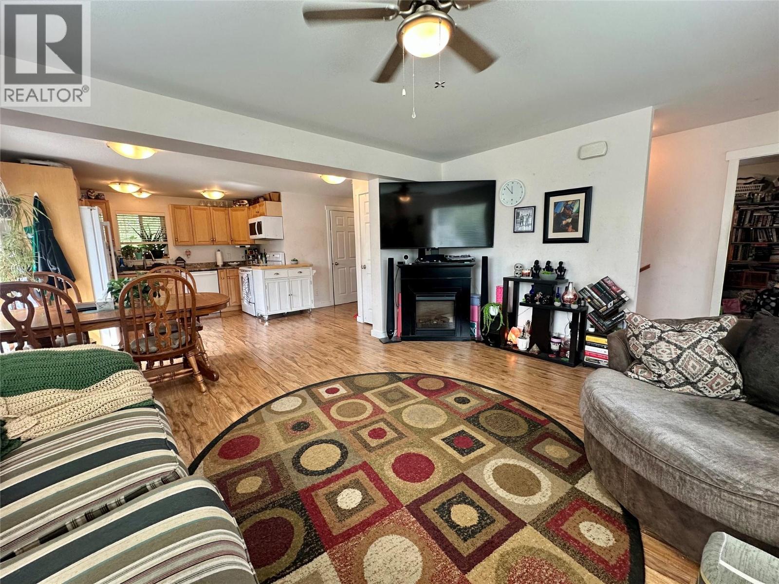 2508 Columbia Avenue, Castlegar, British Columbia  V1N 2X5 - Photo 5 - 10359885