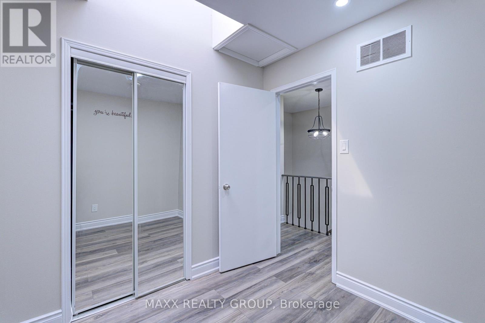 109 Woodsend Run, Brampton (Fletcher's Creek South), Ontario  L6Y 4H7 - Photo 11 - W12361588