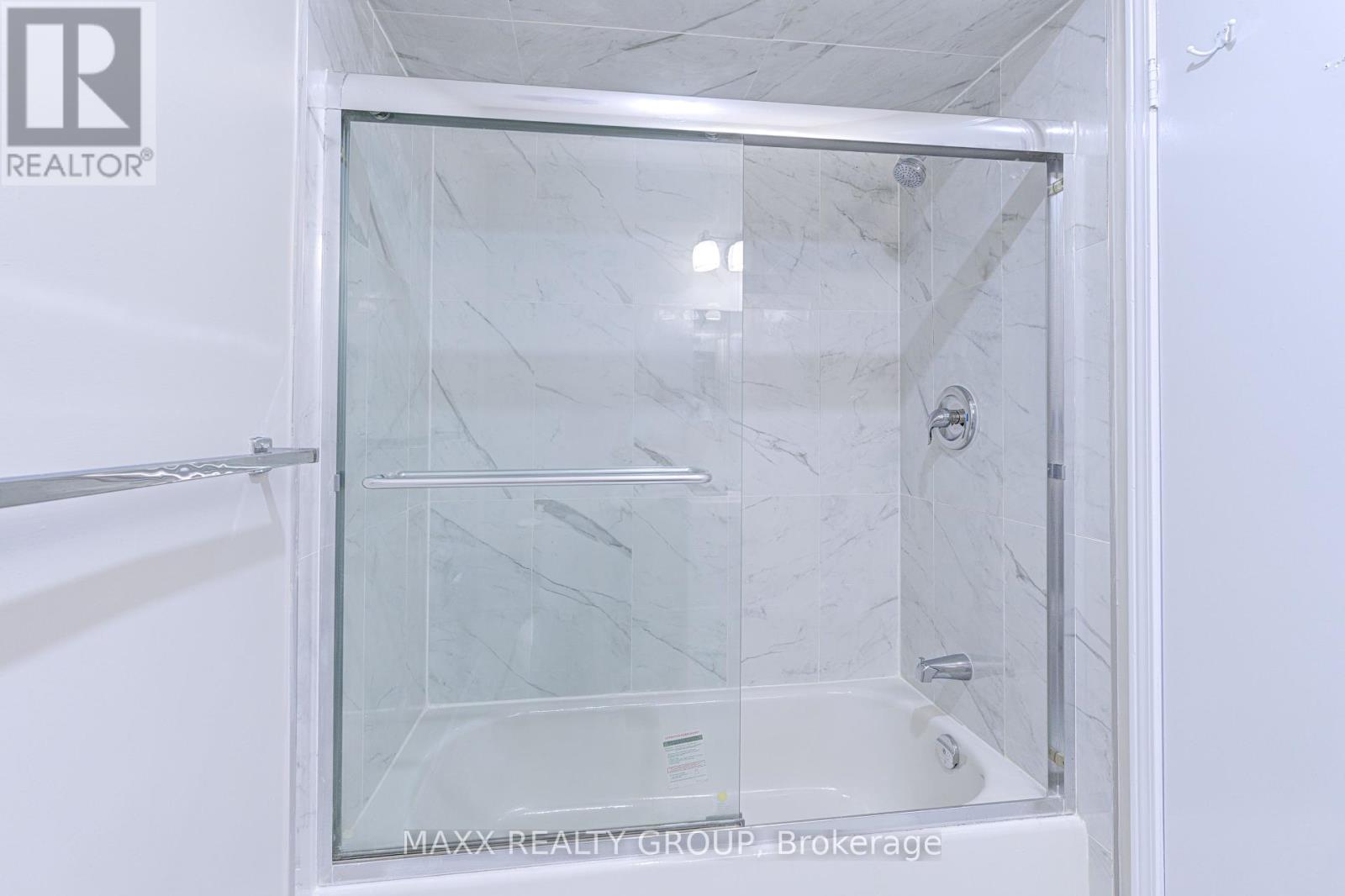 109 Woodsend Run, Brampton (Fletcher's Creek South), Ontario  L6Y 4H7 - Photo 14 - W12361588