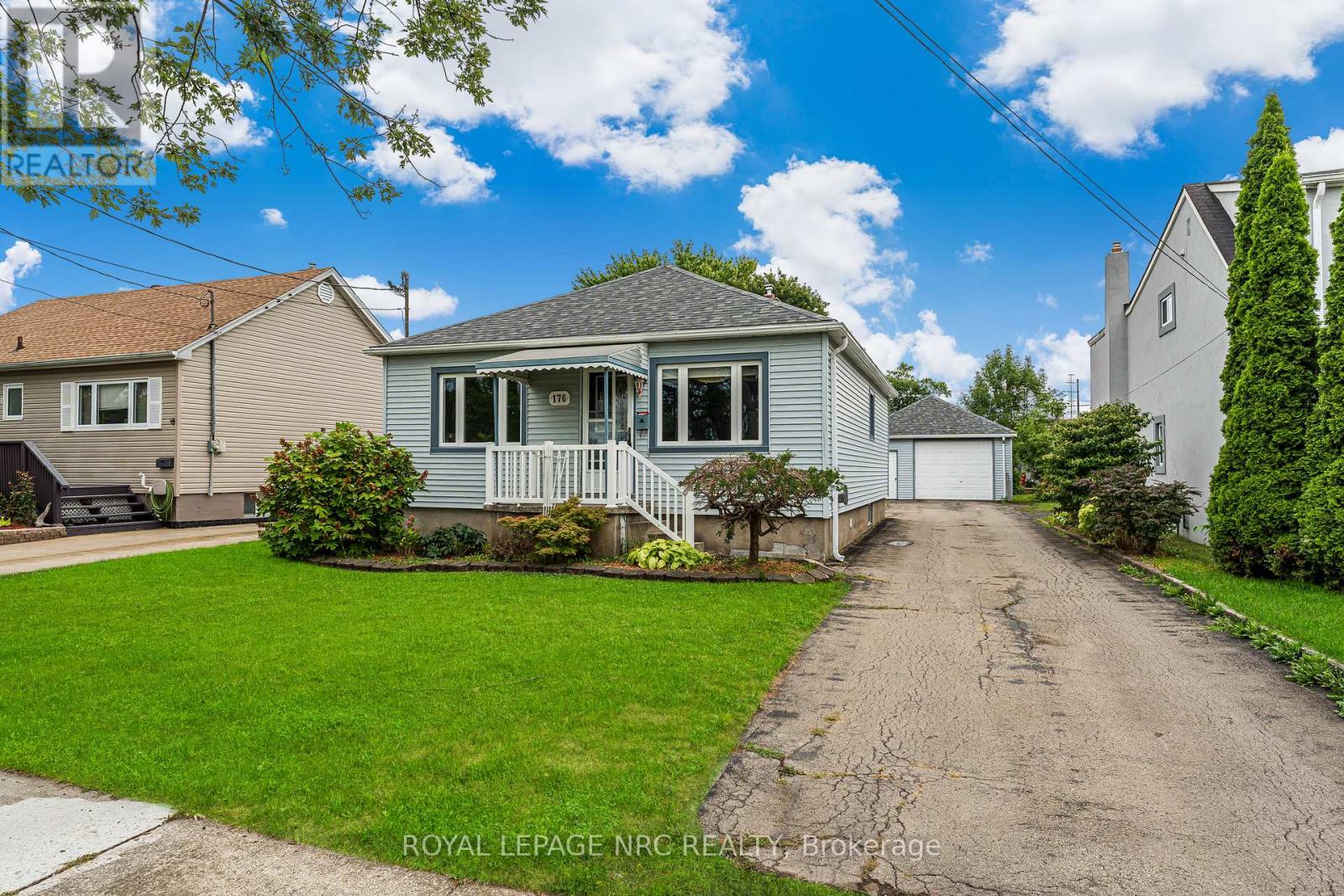 176 Camrose Avenue, Welland (Lincoln/crowland), Ontario  L3B 1K5 - Photo 1 - X12361615