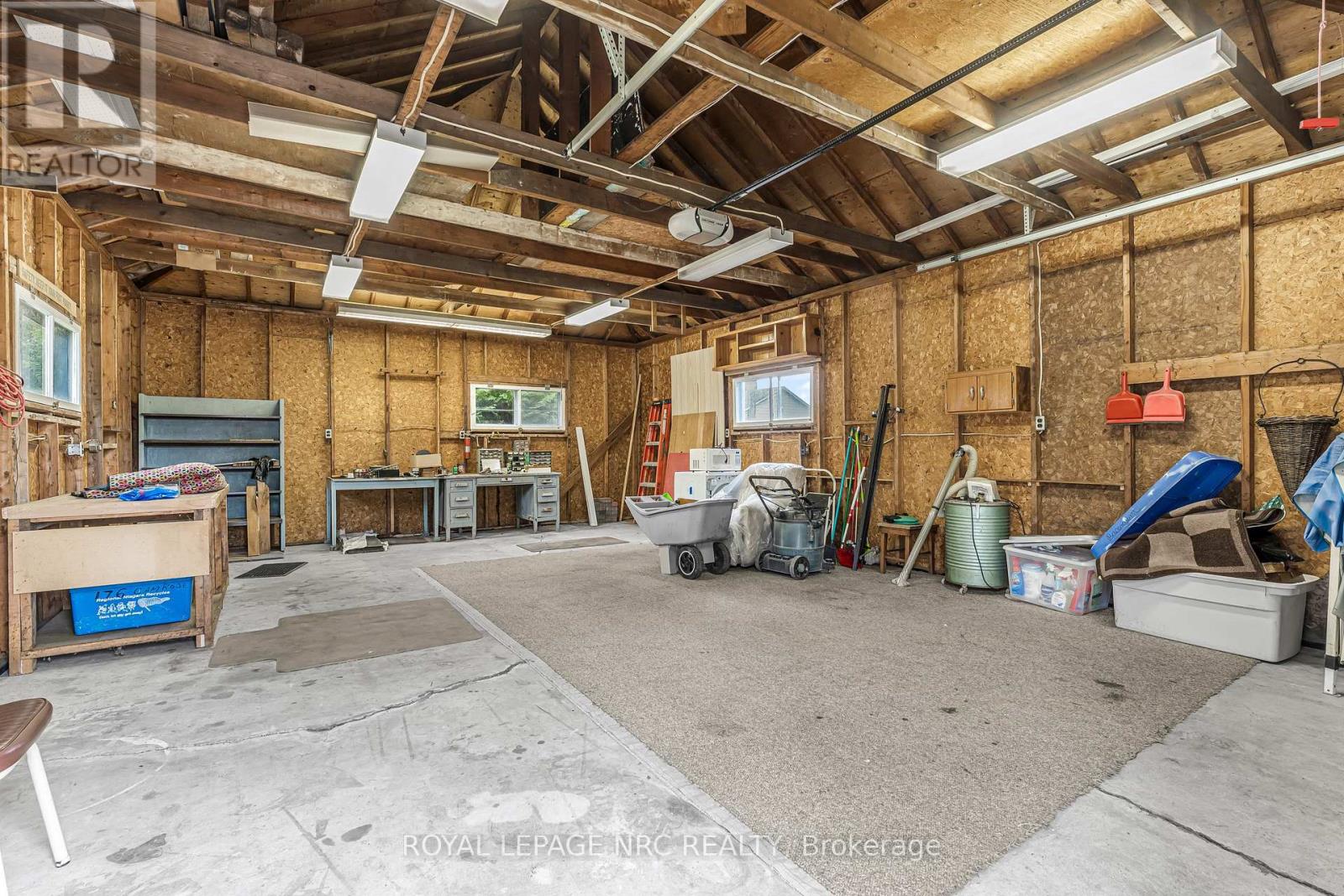 176 Camrose Avenue, Welland (Lincoln/crowland), Ontario  L3B 1K5 - Photo 11 - X12361615