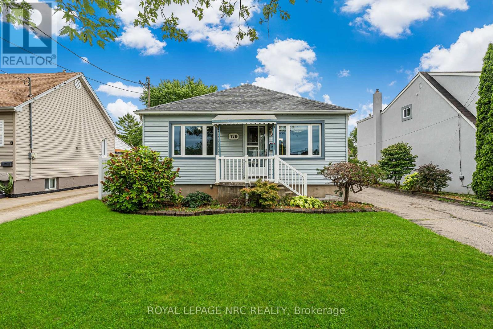 176 Camrose Avenue, Welland (Lincoln/crowland), Ontario  L3B 1K5 - Photo 2 - X12361615