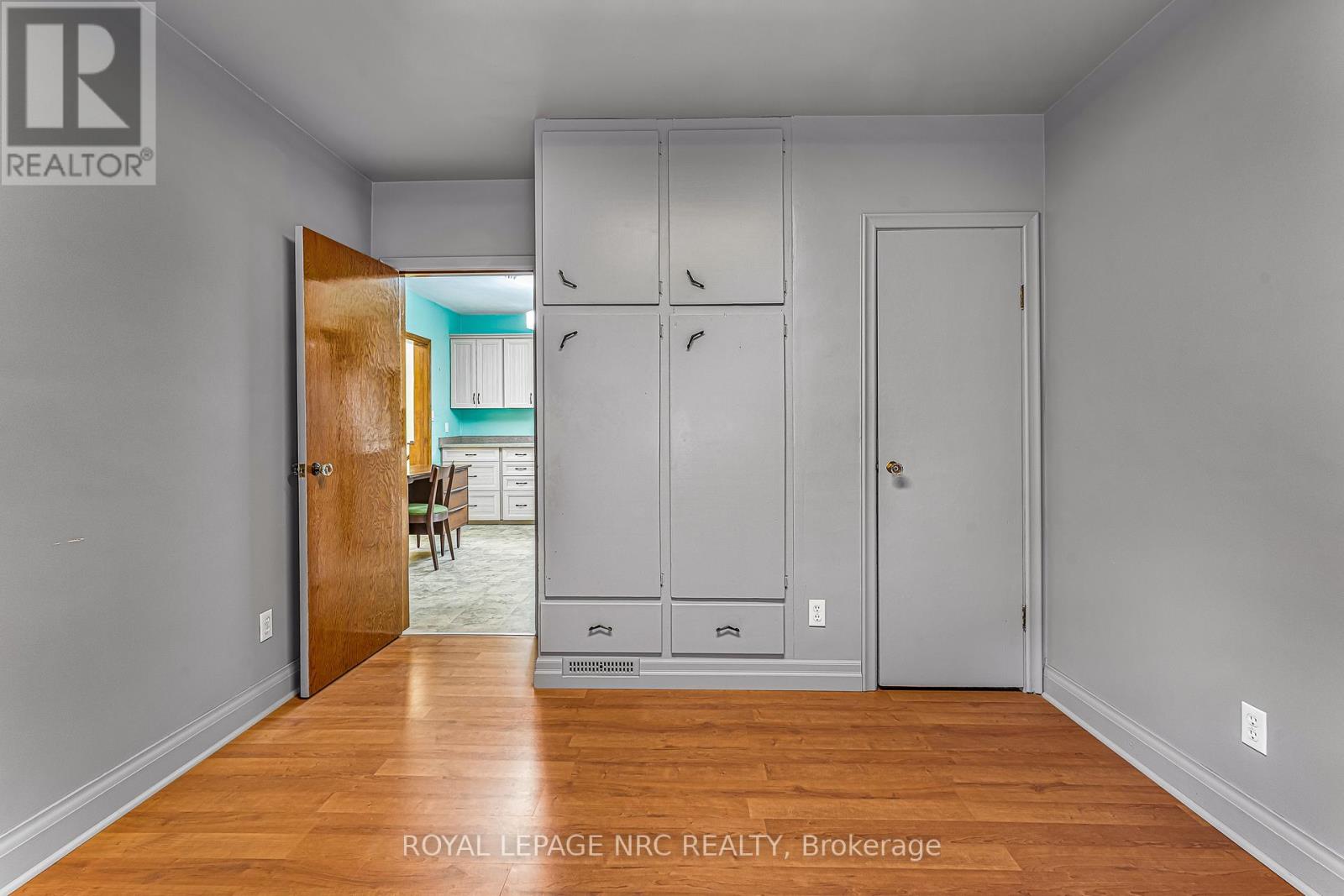 176 Camrose Avenue, Welland (Lincoln/crowland), Ontario  L3B 1K5 - Photo 21 - X12361615