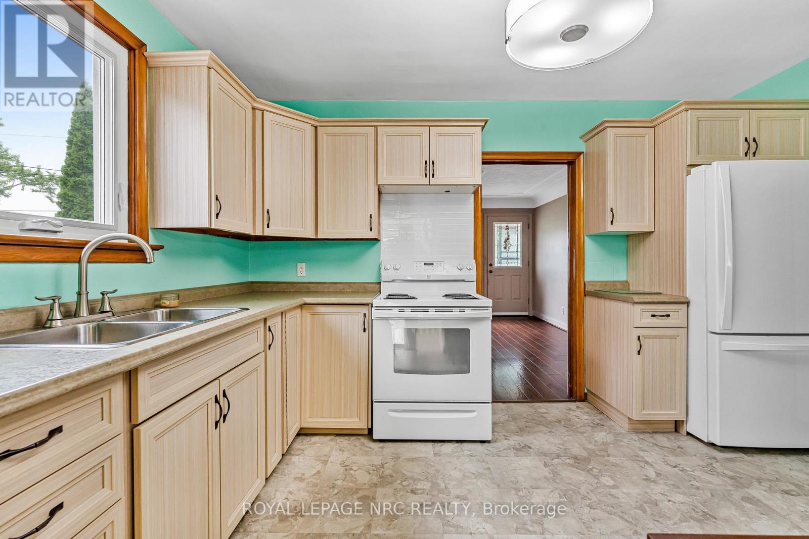 176 Camrose Avenue, Welland (Lincoln/crowland), Ontario  L3B 1K5 - Photo 25 - X12361615