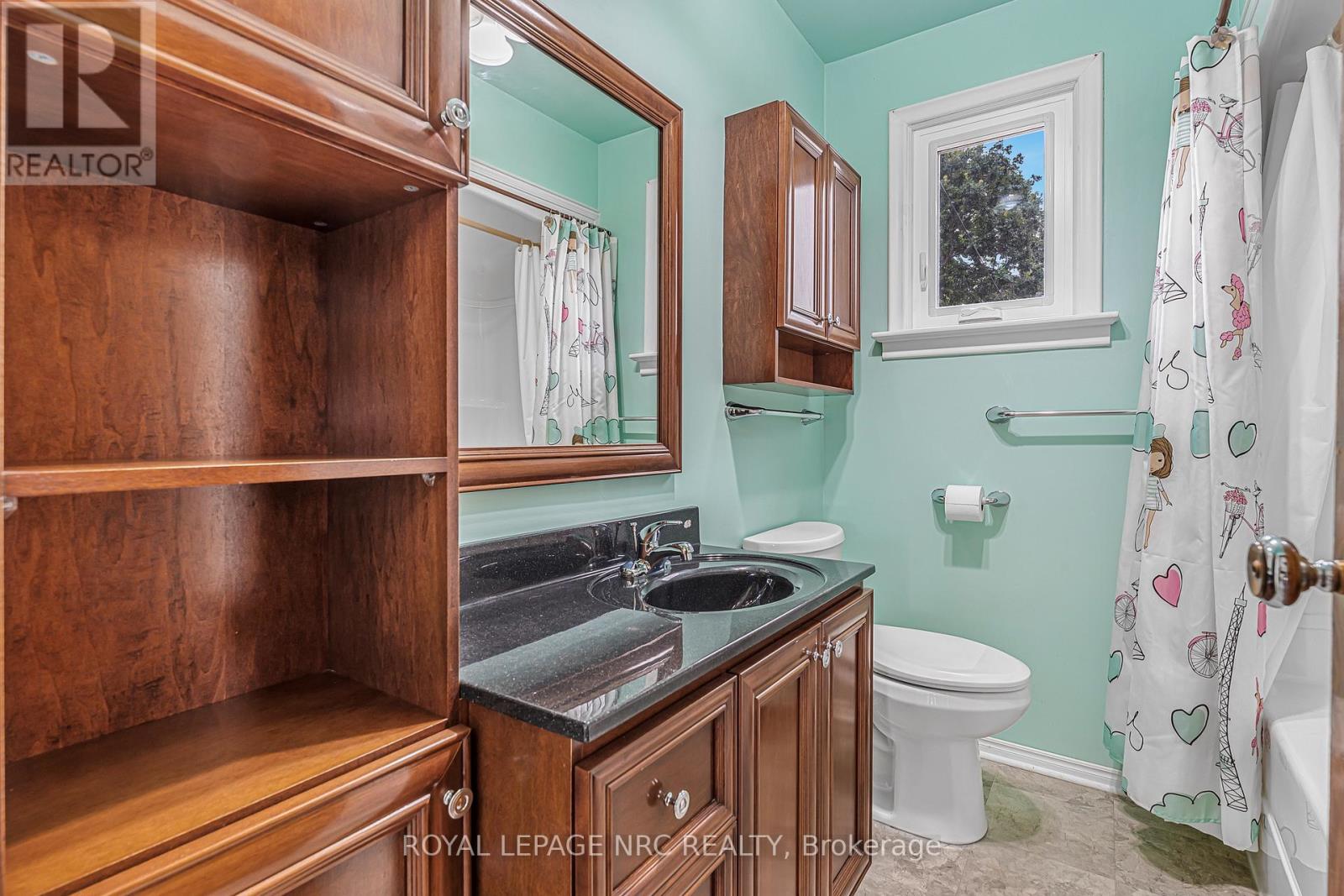 176 Camrose Avenue, Welland (Lincoln/crowland), Ontario  L3B 1K5 - Photo 26 - X12361615