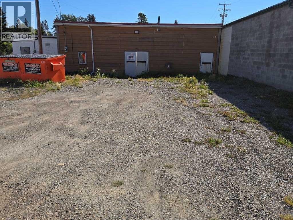 116 Centre Street N, Sundre, Alberta  T0M 1X0 - Photo 2 - A2250408