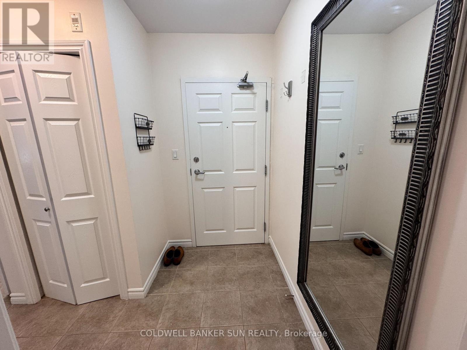 211 - 2 Colonial Drive, Guelph, Ontario  N1L 0K8 - Photo 8 - X12352802