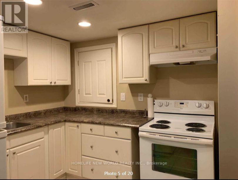 Walk Out Basement Apt - 252 Osmond Crescent, Newmarket, Ontario  L3Y 7L2 - Photo 3 - N12361592