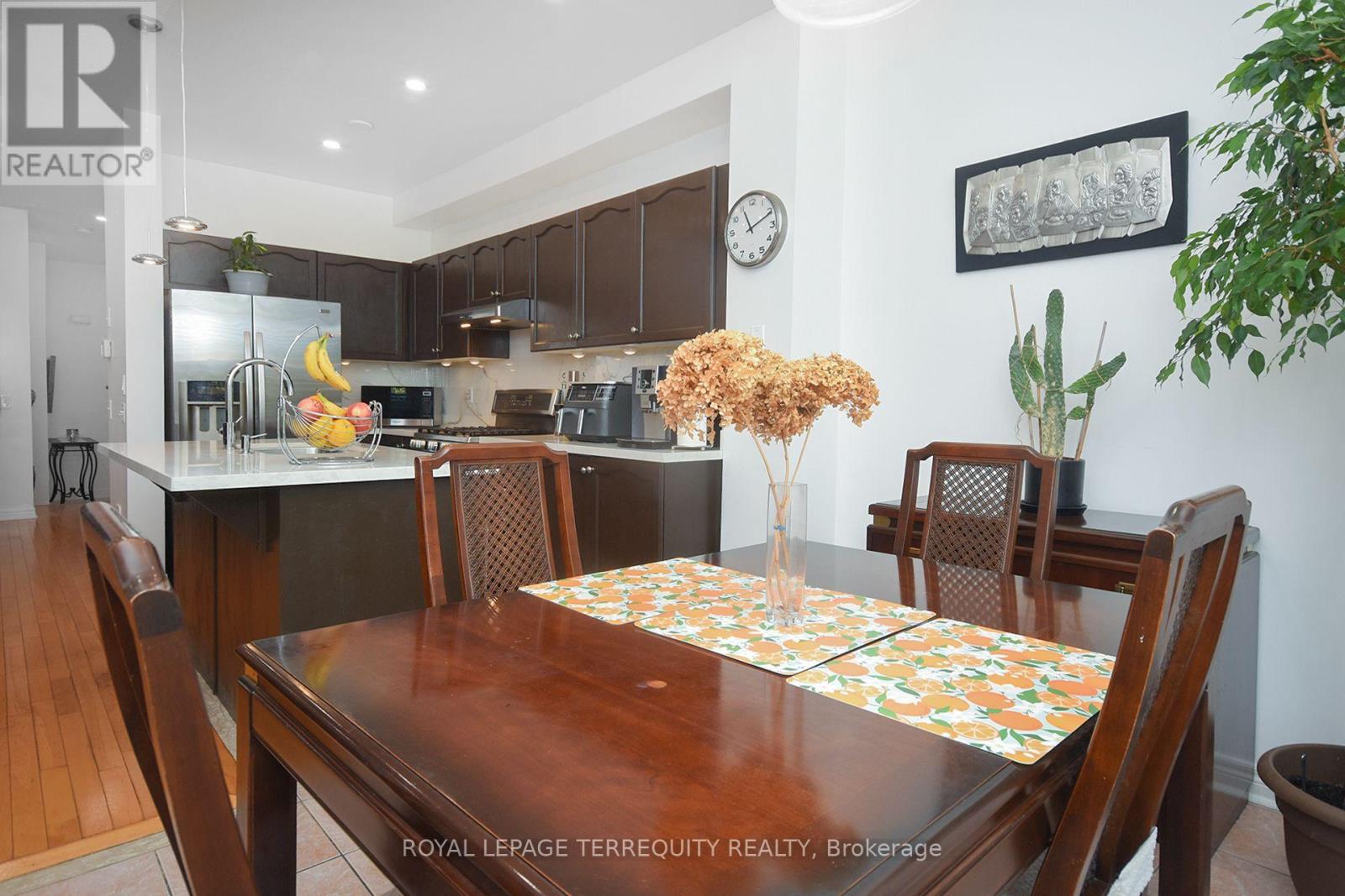 Property at 902 LEDBURY CRESCENT image 4