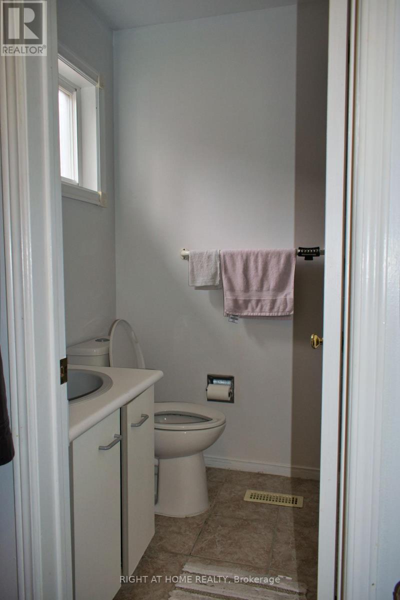 3310 Greenbelt Crescent, Mississauga (Lisgar), Ontario  L5N 5X1 - Photo 18 - W12355971