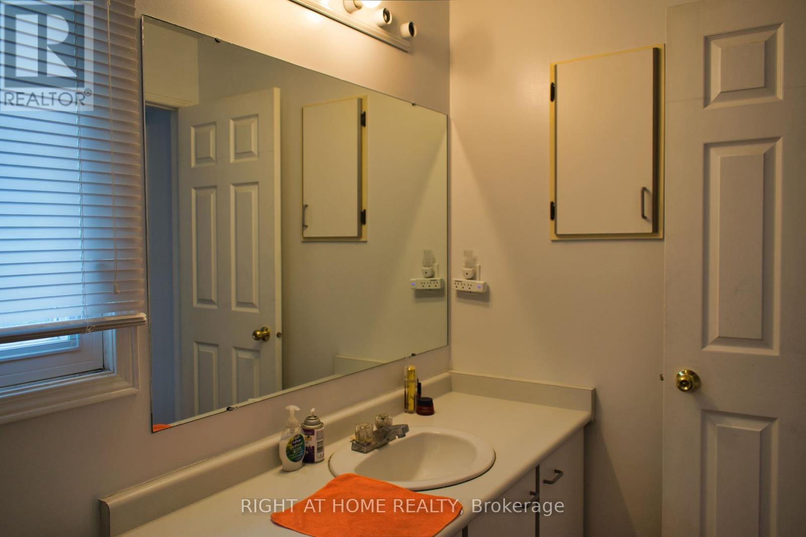3310 Greenbelt Crescent, Mississauga (Lisgar), Ontario  L5N 5X1 - Photo 24 - W12355971