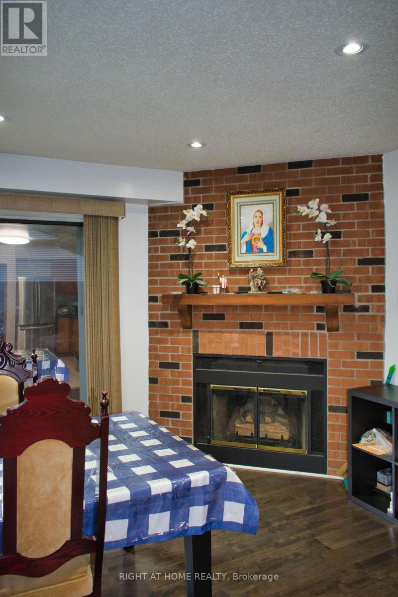 3310 Greenbelt Crescent, Mississauga (Lisgar), Ontario  L5N 5X1 - Photo 15 - W12355971