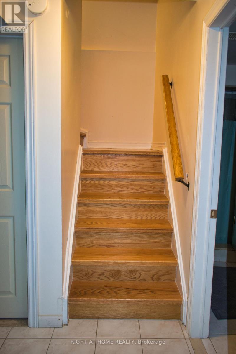 3310 Greenbelt Crescent, Mississauga (Lisgar), Ontario  L5N 5X1 - Photo 28 - W12355971