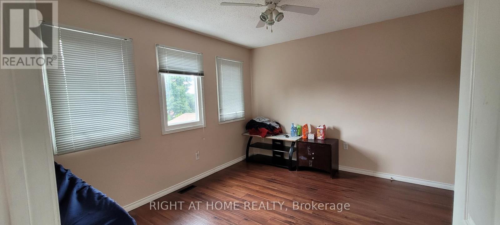 3310 Greenbelt Crescent, Mississauga (Lisgar), Ontario  L5N 5X1 - Photo 36 - W12355971