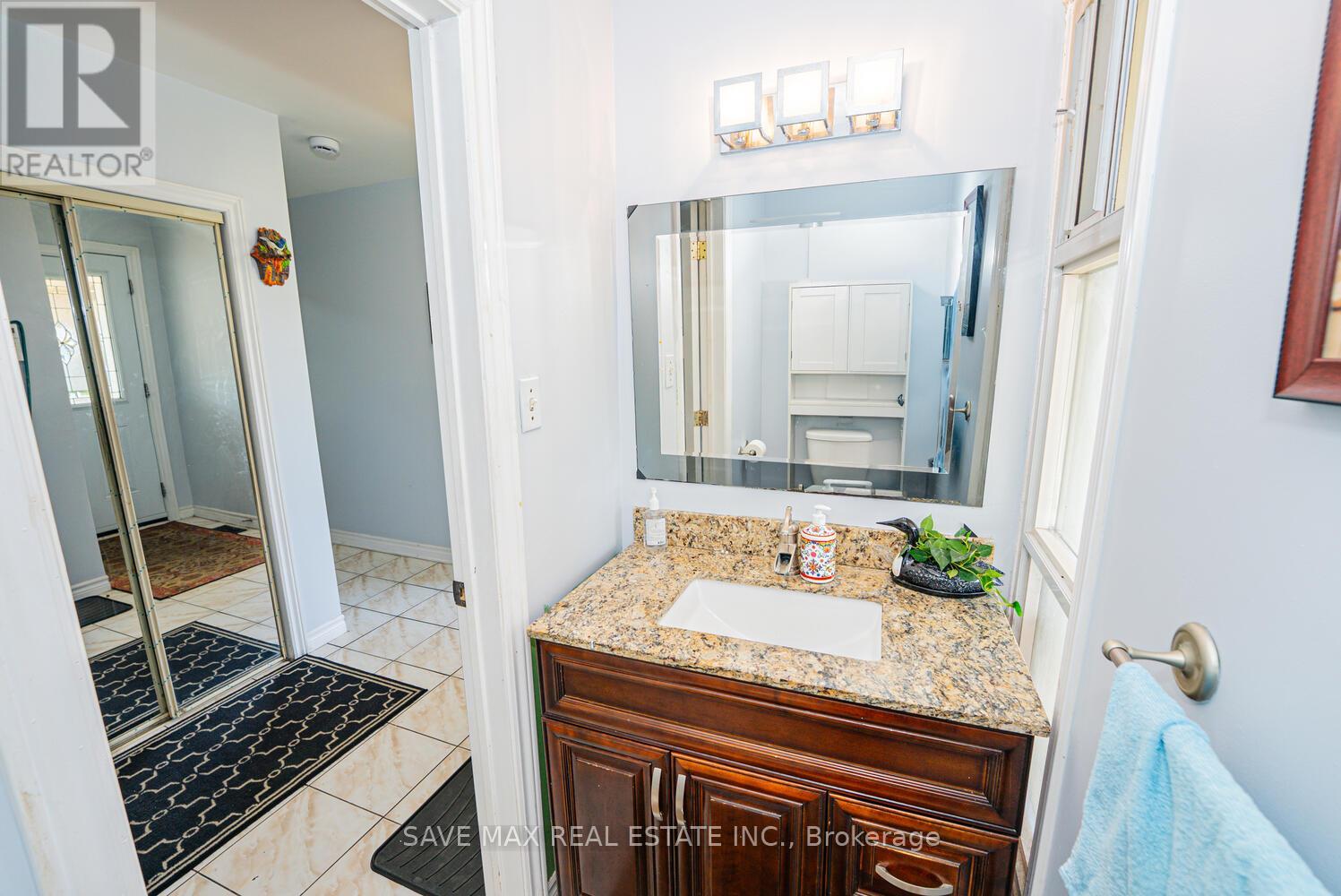 88 Cloverdale Drive, Brampton (Avondale), Ontario  L6T 2T8 - Photo 15 - W12358743