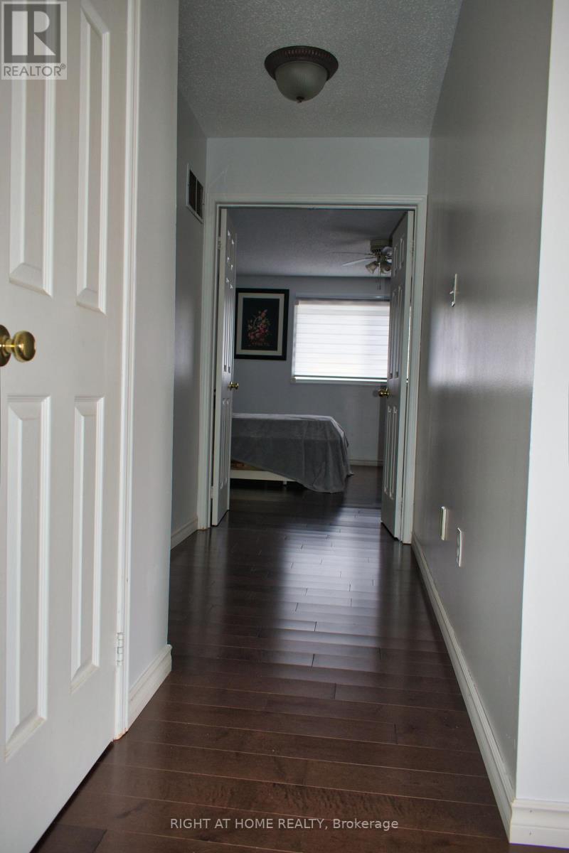 3310 Greenbelt Crescent, Mississauga (Lisgar), Ontario  L5N 5X1 - Photo 19 - W12355971