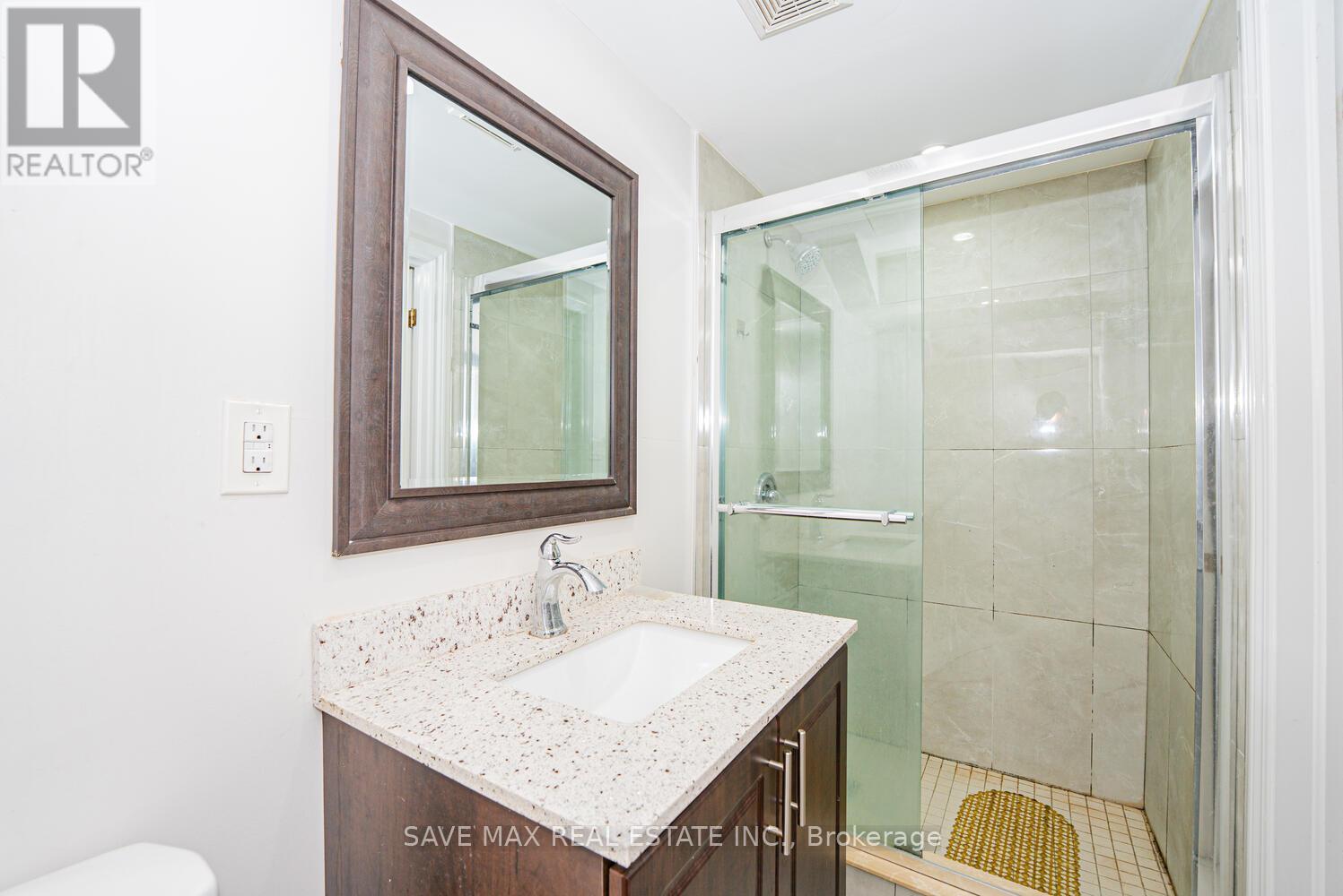 88 Cloverdale Drive, Brampton (Avondale), Ontario  L6T 2T8 - Photo 37 - W12358743