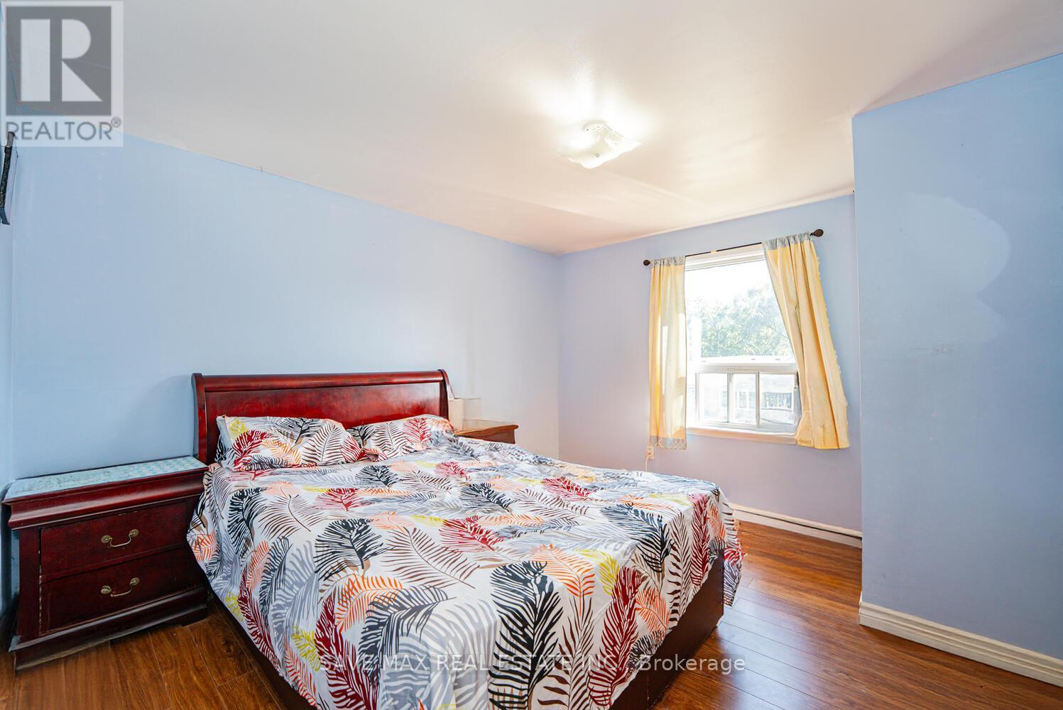 88 Cloverdale Drive, Brampton (Avondale), Ontario  L6T 2T8 - Photo 20 - W12358743