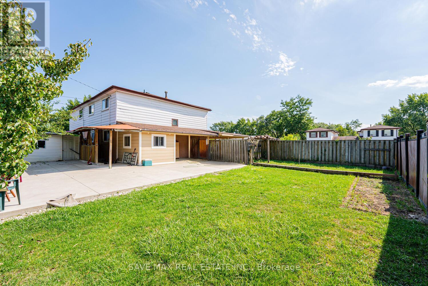 88 Cloverdale Drive, Brampton (Avondale), Ontario  L6T 2T8 - Photo 40 - W12358743