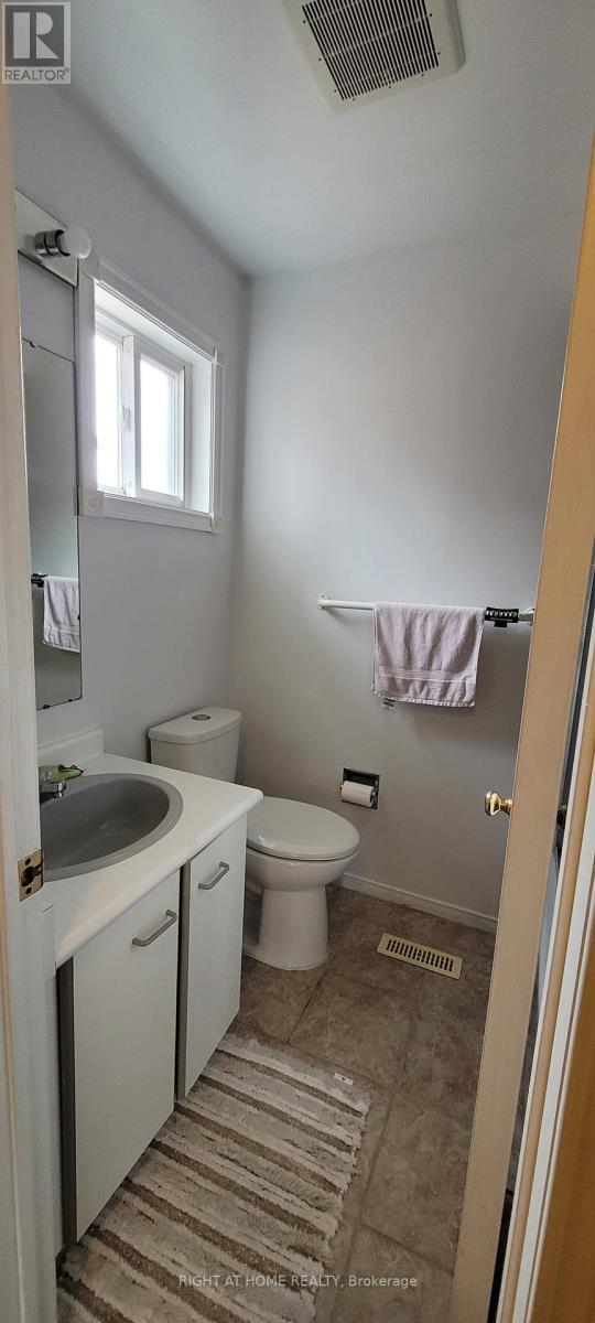 3310 Greenbelt Crescent, Mississauga (Lisgar), Ontario  L5N 5X1 - Photo 35 - W12355971