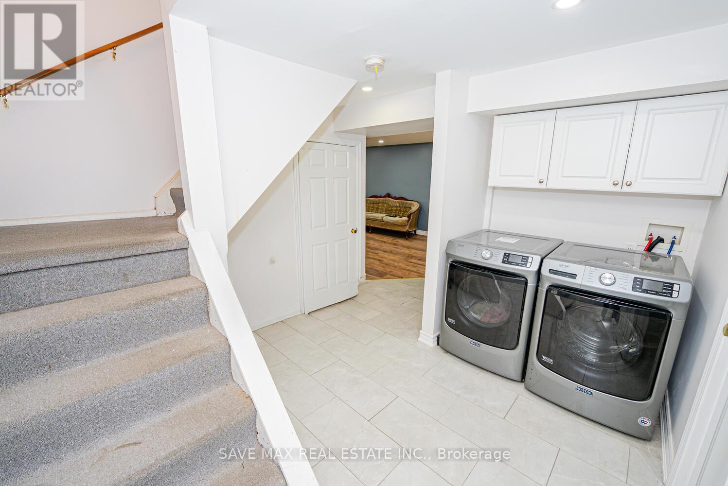 88 Cloverdale Drive, Brampton (Avondale), Ontario  L6T 2T8 - Photo 30 - W12358743