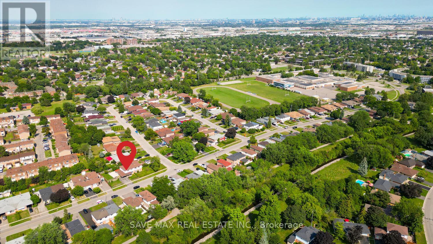 88 Cloverdale Drive, Brampton (Avondale), Ontario  L6T 2T8 - Photo 49 - W12358743