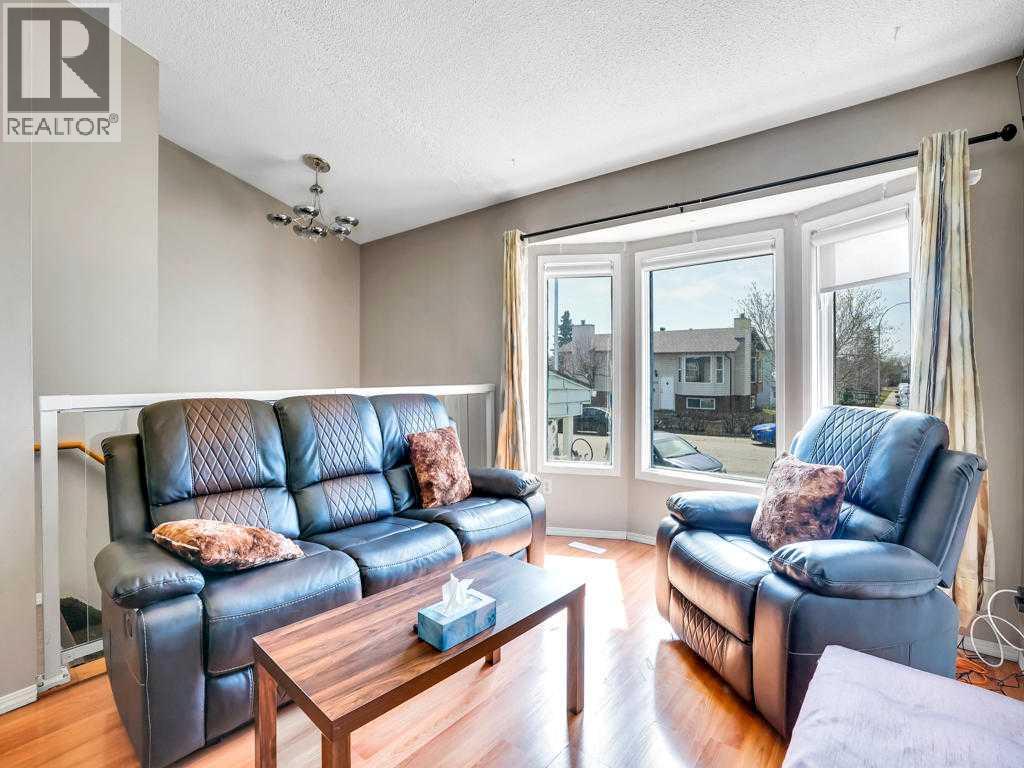 Property at 104 Falshire Close NE image 3