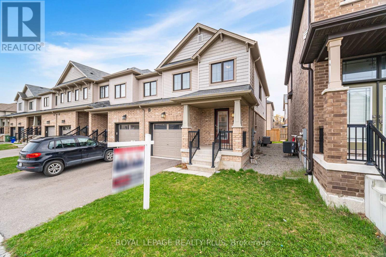 12 Pagebrook Crescent, Hamilton (Stoney Creek Mountain), Ontario  L8J 0K7 - Photo 2 - X12361620