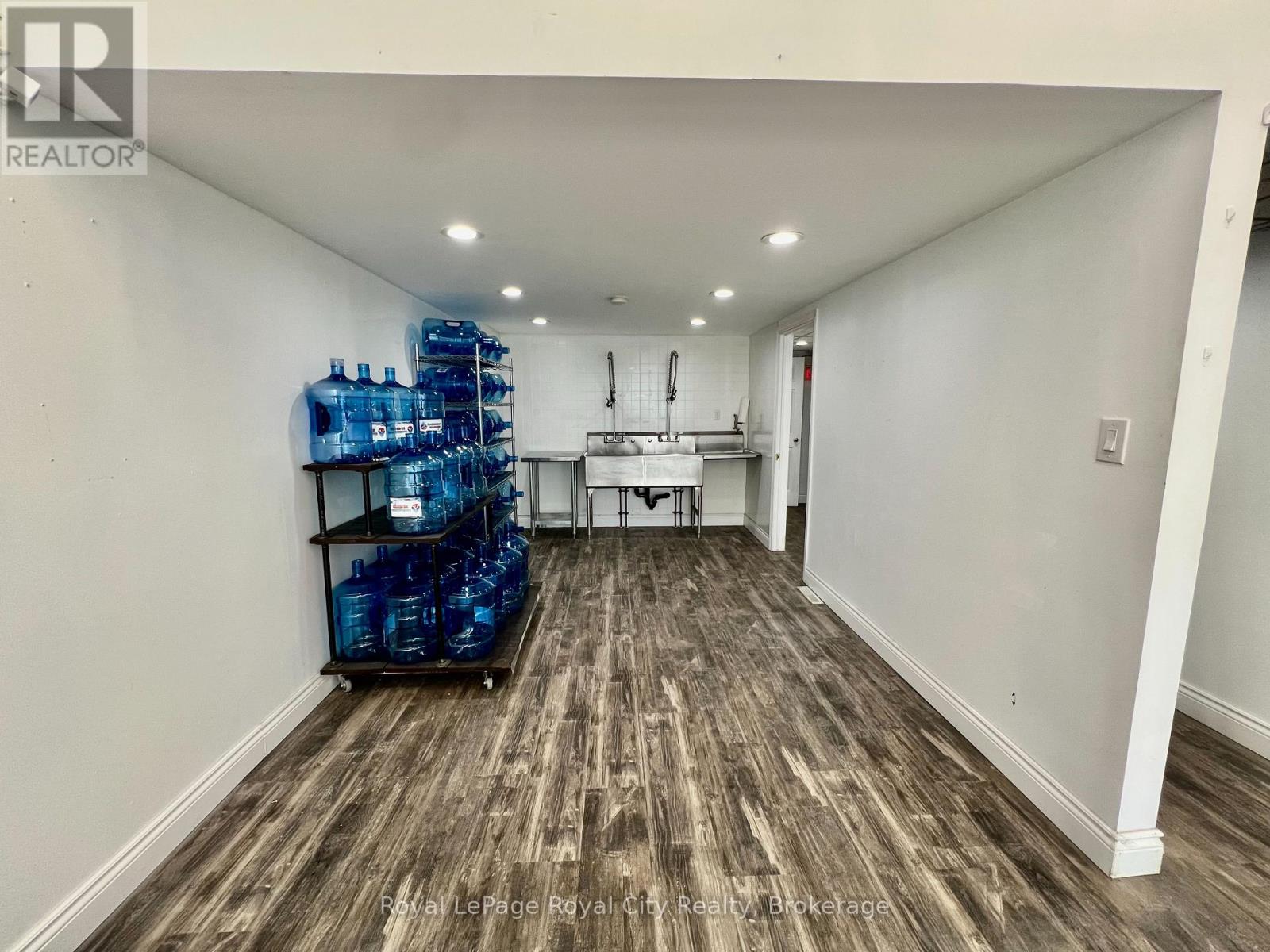 165 St Andrew Street W, Centre Wellington, Ontario  N1M 1N6 - Photo 11 - X12354650