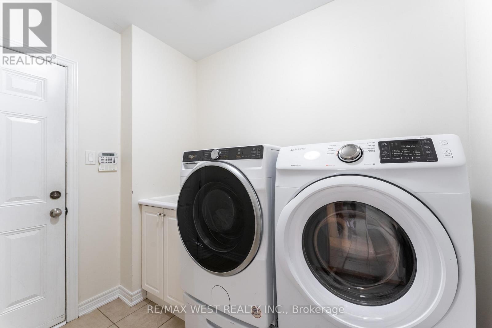 8 Yellow Avens Boulevard, Brampton (Sandringham-Wellington), Ontario  L6R 0K5 - Photo 13 - W12361649