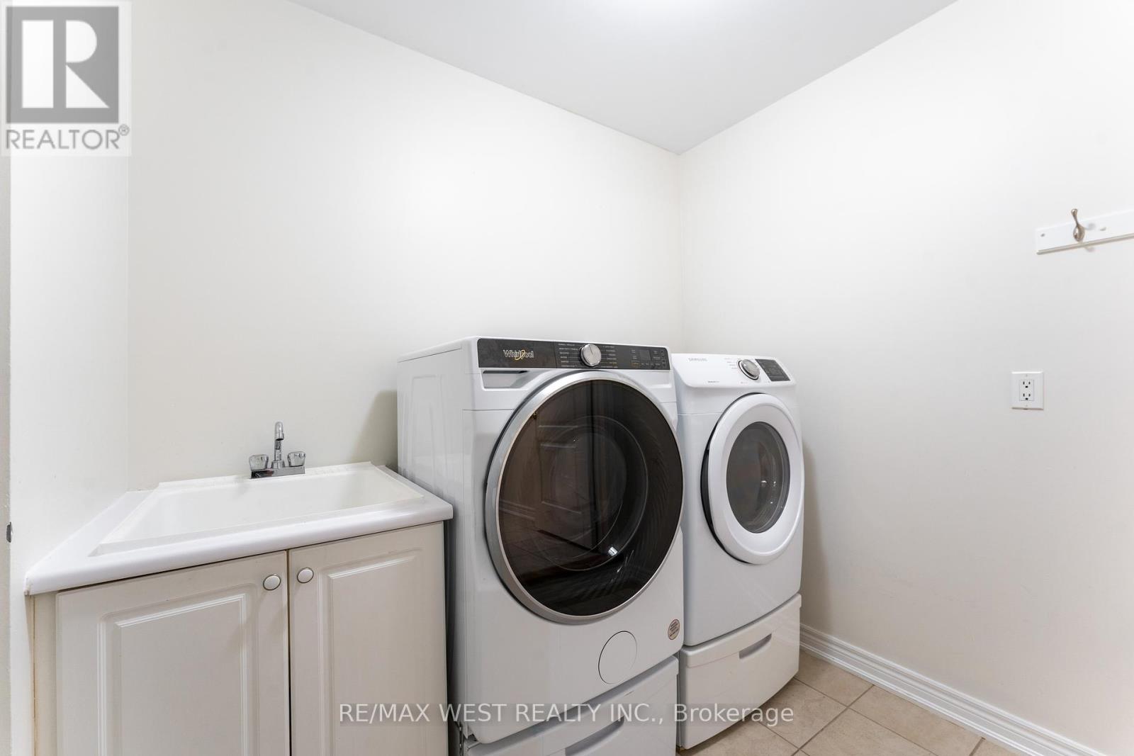 8 Yellow Avens Boulevard, Brampton (Sandringham-Wellington), Ontario  L6R 0K5 - Photo 14 - W12361649