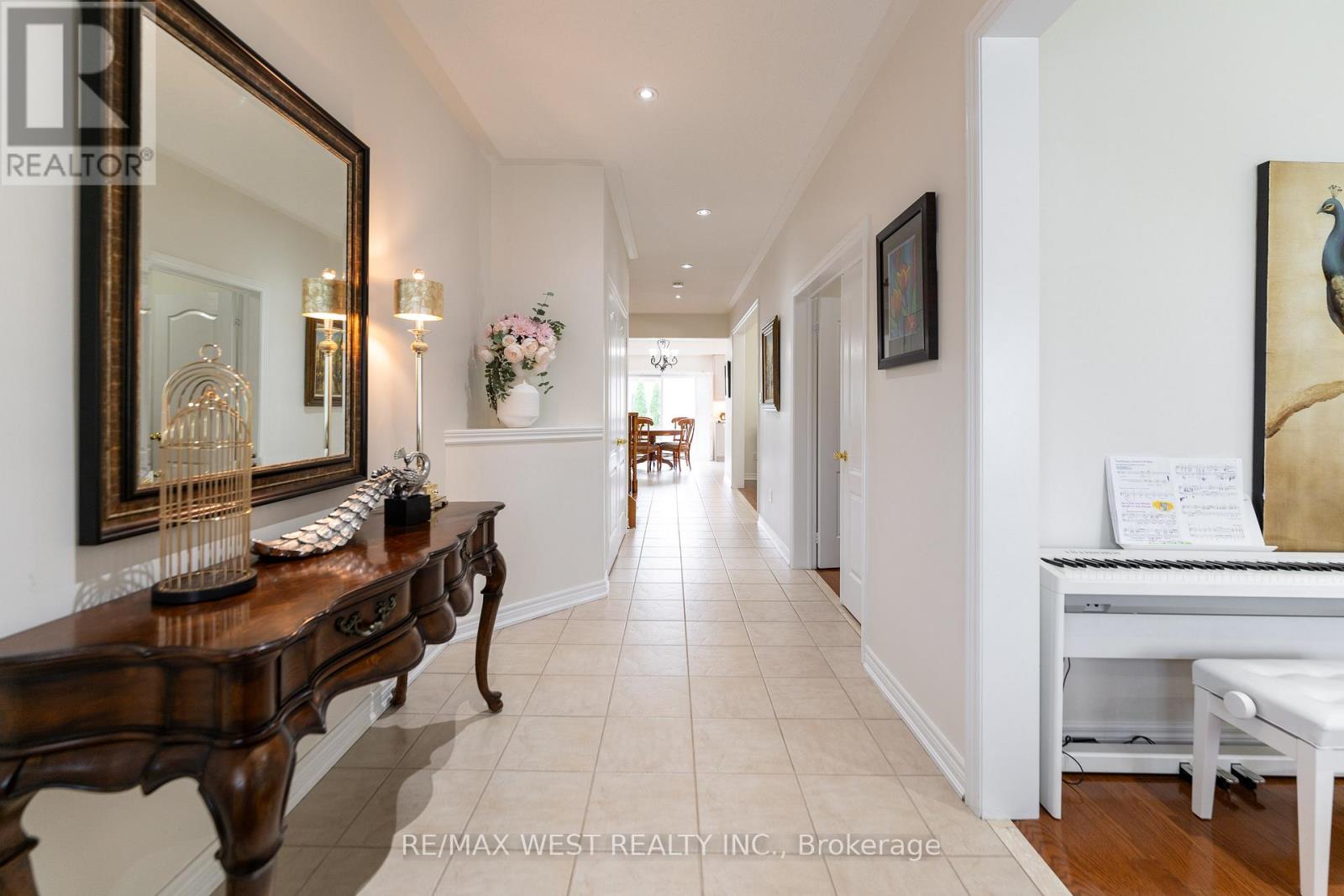 8 Yellow Avens Boulevard, Brampton (Sandringham-Wellington), Ontario  L6R 0K5 - Photo 6 - W12361649
