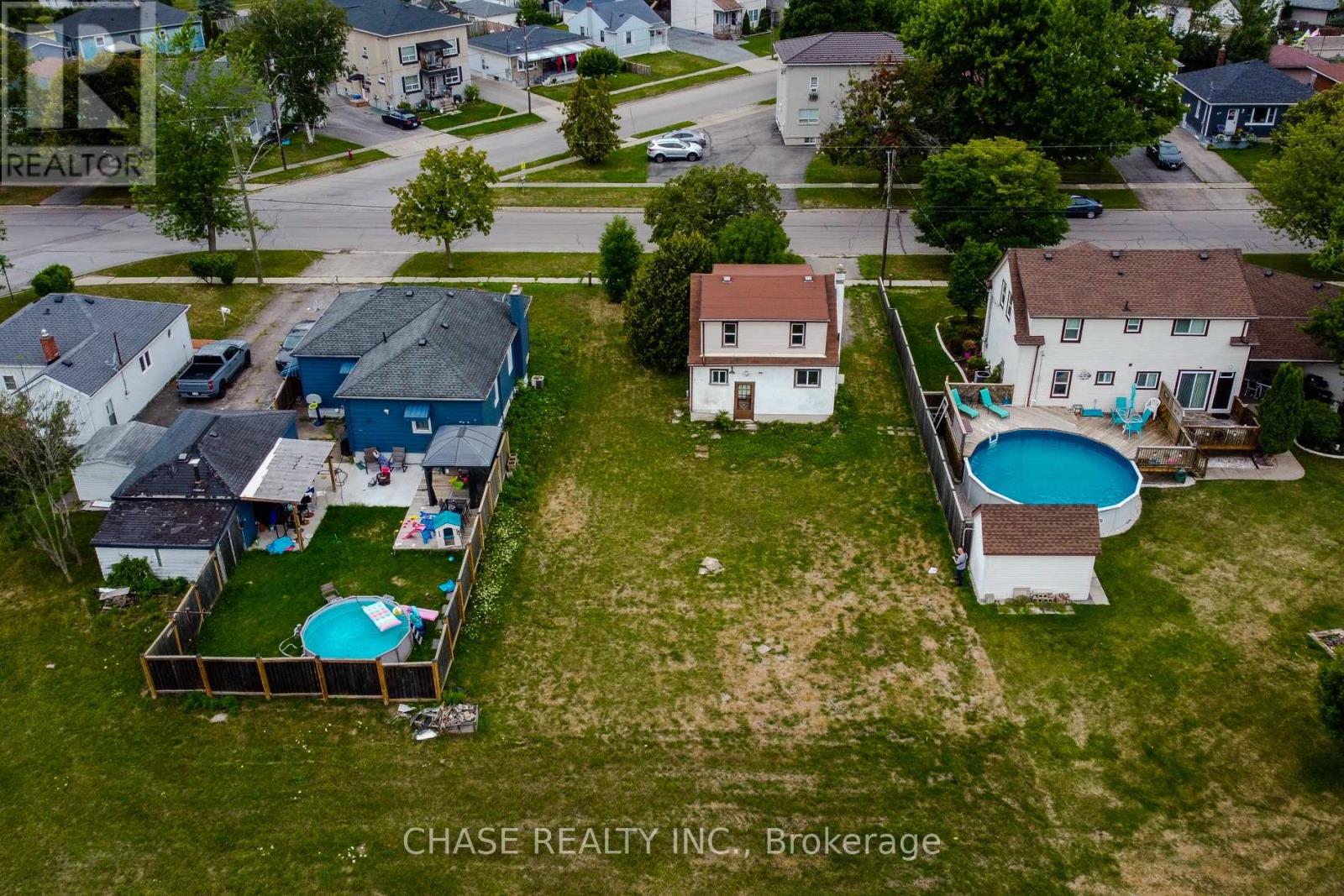 107 Saint George Street, Welland (Broadway), Ontario  L3C 5N5 - Photo 12 - X12361636