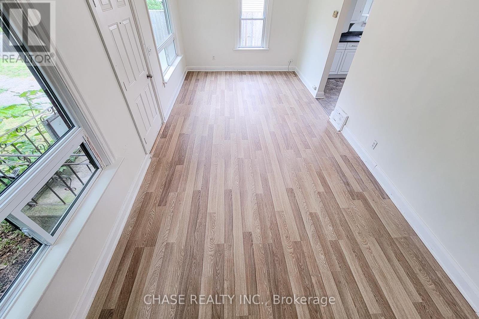 107 Saint George Street, Welland (Broadway), Ontario  L3C 5N5 - Photo 21 - X12361636