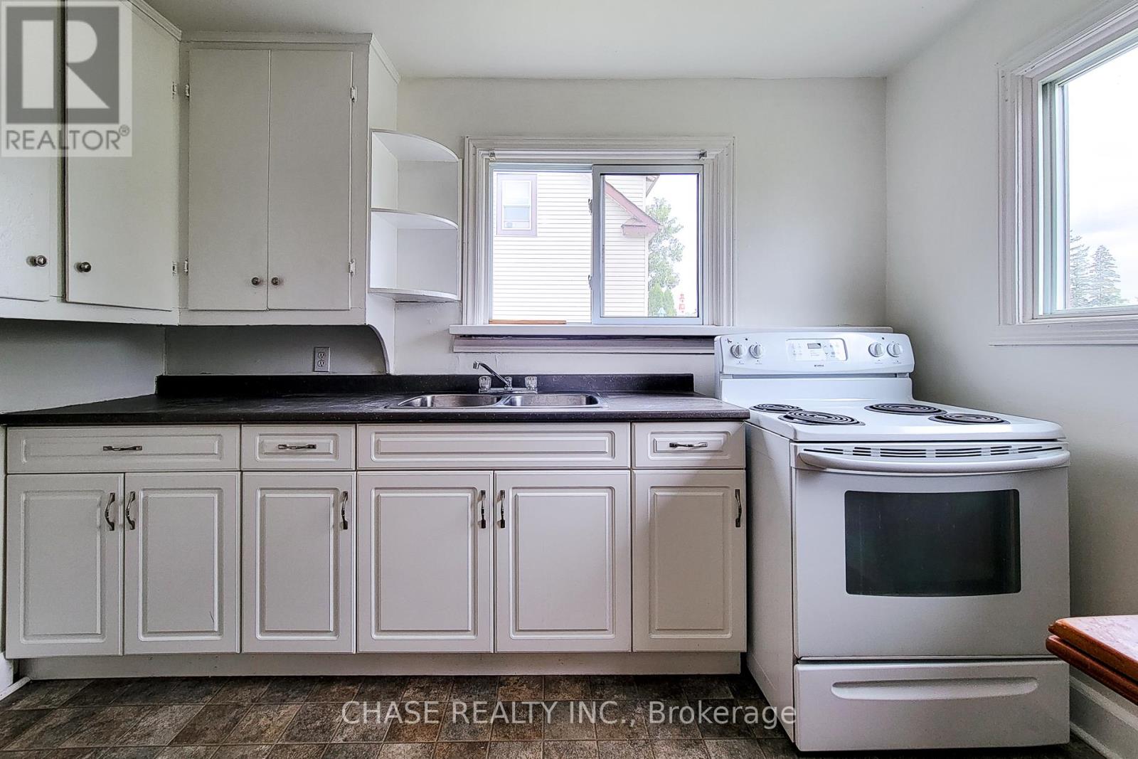 107 Saint George Street, Welland (Broadway), Ontario  L3C 5N5 - Photo 30 - X12361636