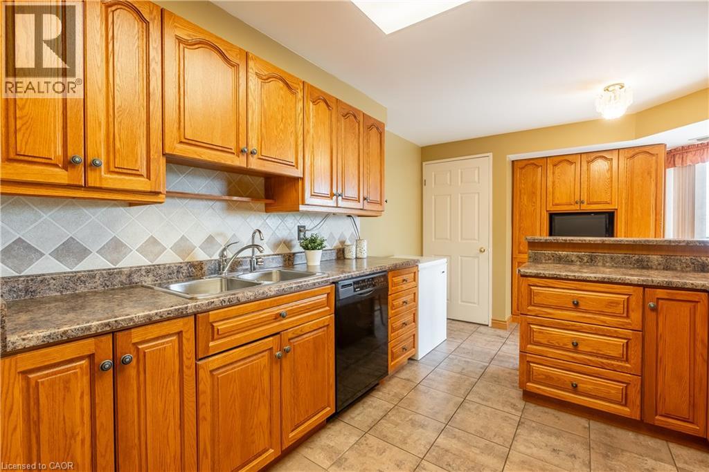 265 Westcourt Place Unit# 907, Waterloo, Ontario  N2L 6E4 - Photo 5 - 40748239