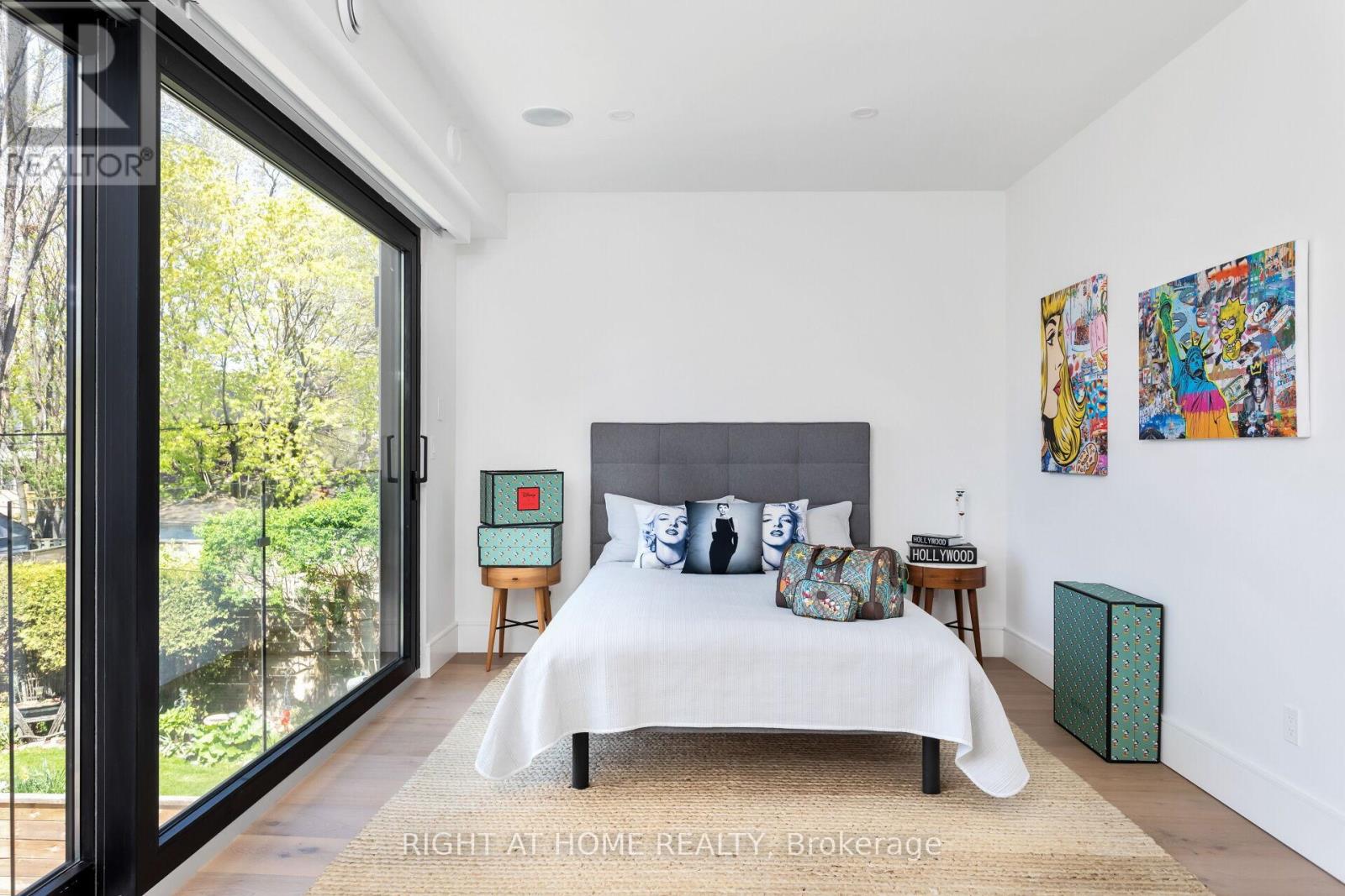 40 Sixth Street, Toronto (New Toronto), Ontario  M8V 3A2 - Photo 12 - W12361656