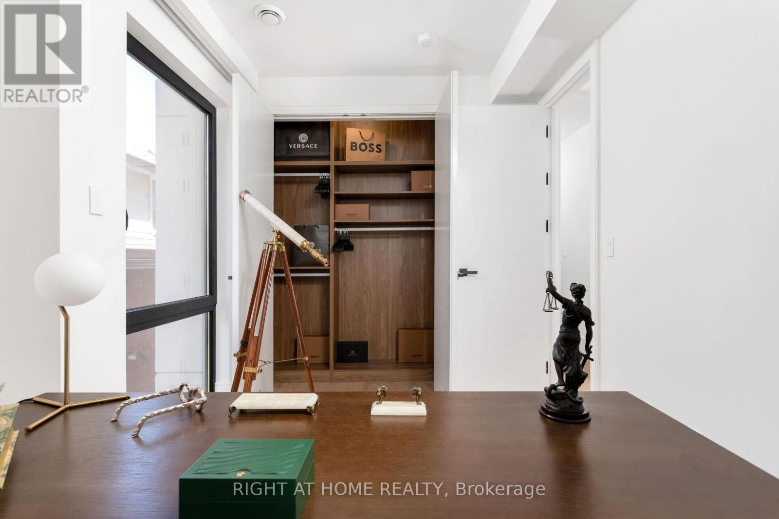 40 Sixth Street, Toronto (New Toronto), Ontario  M8V 3A2 - Photo 17 - W12361656