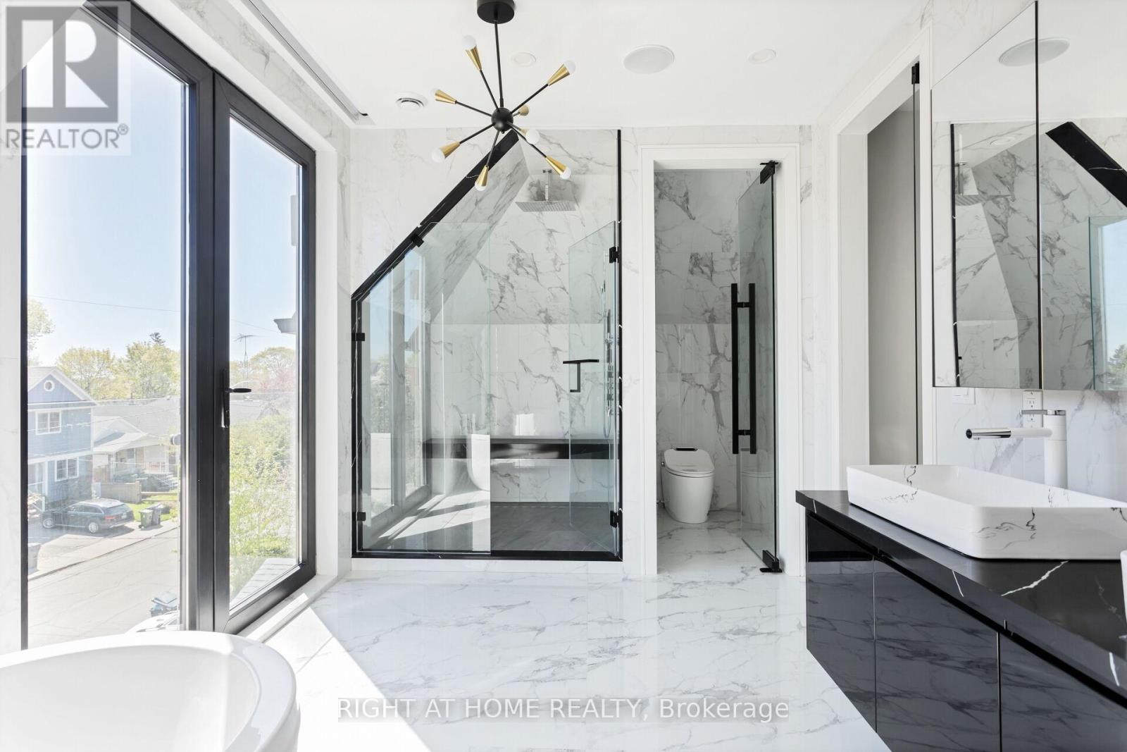 40 Sixth Street, Toronto (New Toronto), Ontario  M8V 3A2 - Photo 30 - W12361656