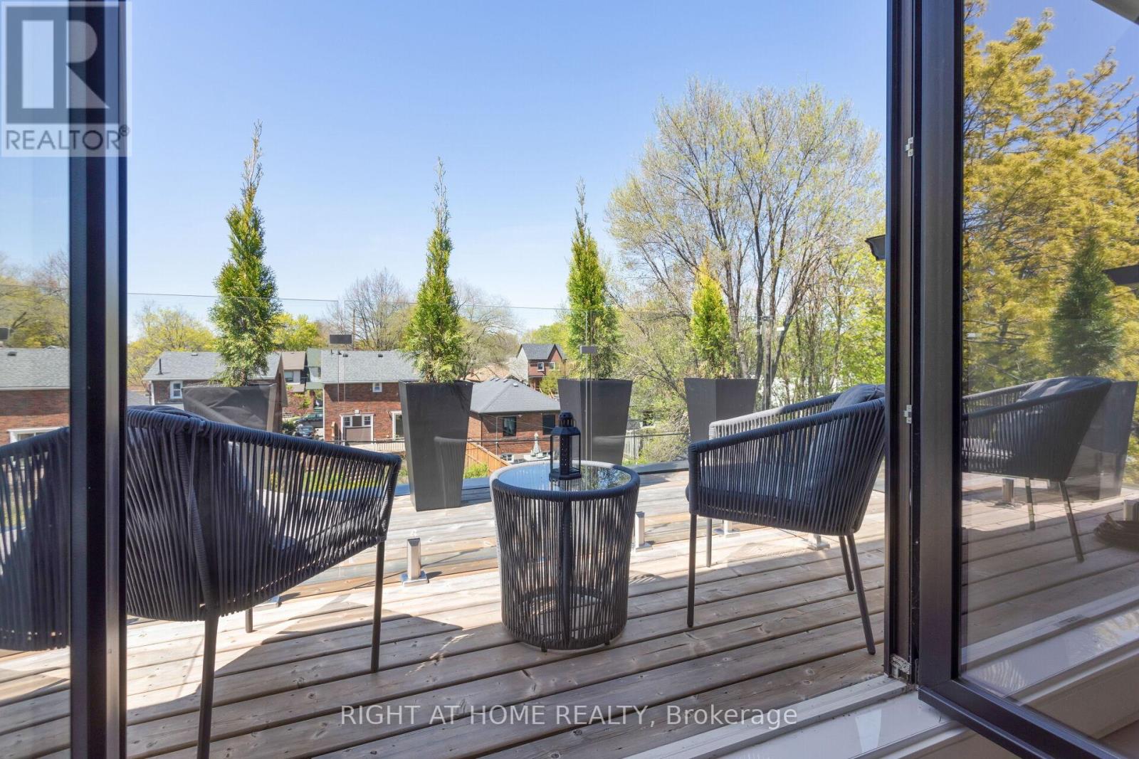 40 Sixth Street, Toronto (New Toronto), Ontario  M8V 3A2 - Photo 31 - W12361656