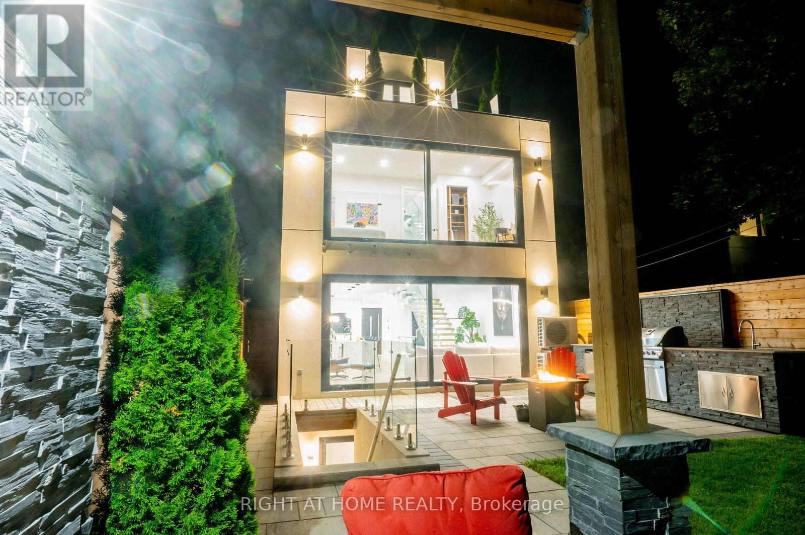 40 Sixth Street, Toronto (New Toronto), Ontario  M8V 3A2 - Photo 40 - W12361656