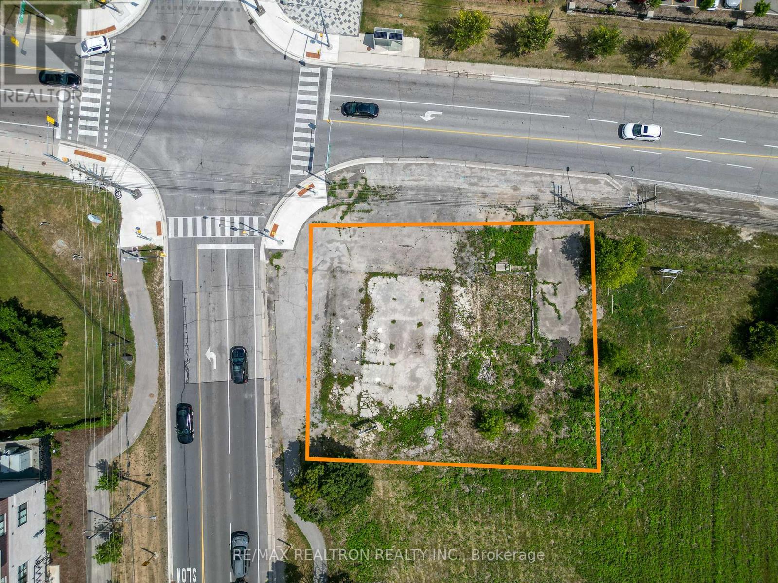 19132 Leslie Street, East Gwillimbury, Ontario  L0G 1V0 - Photo 2 - N12323967