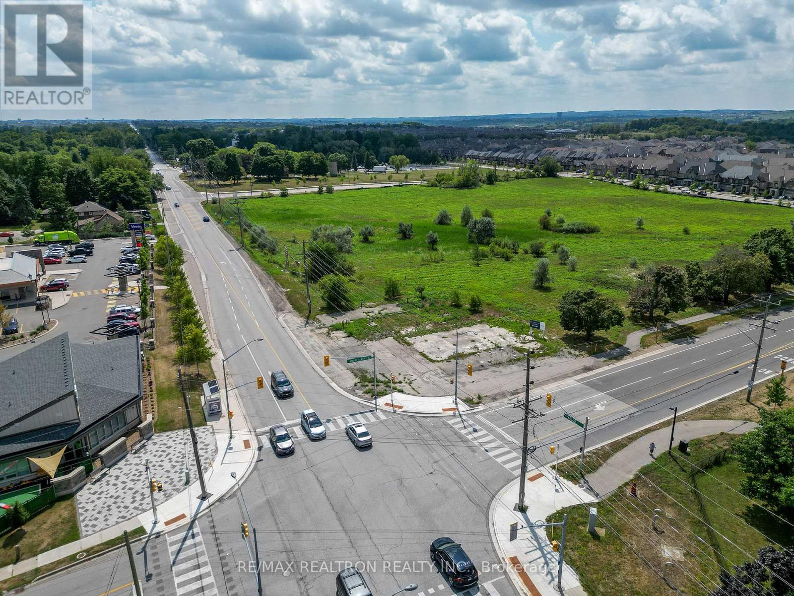 19132 Leslie Street, East Gwillimbury, Ontario  L0G 1V0 - Photo 8 - N12323967