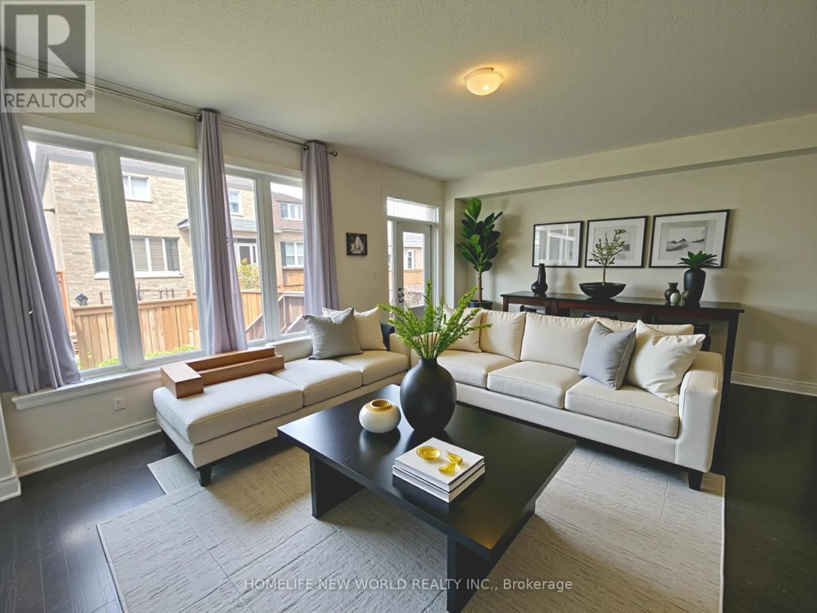 14 Temple Manor Road, Brampton, Ontario  L6Y 6C5 - Photo 6 - W12361421
