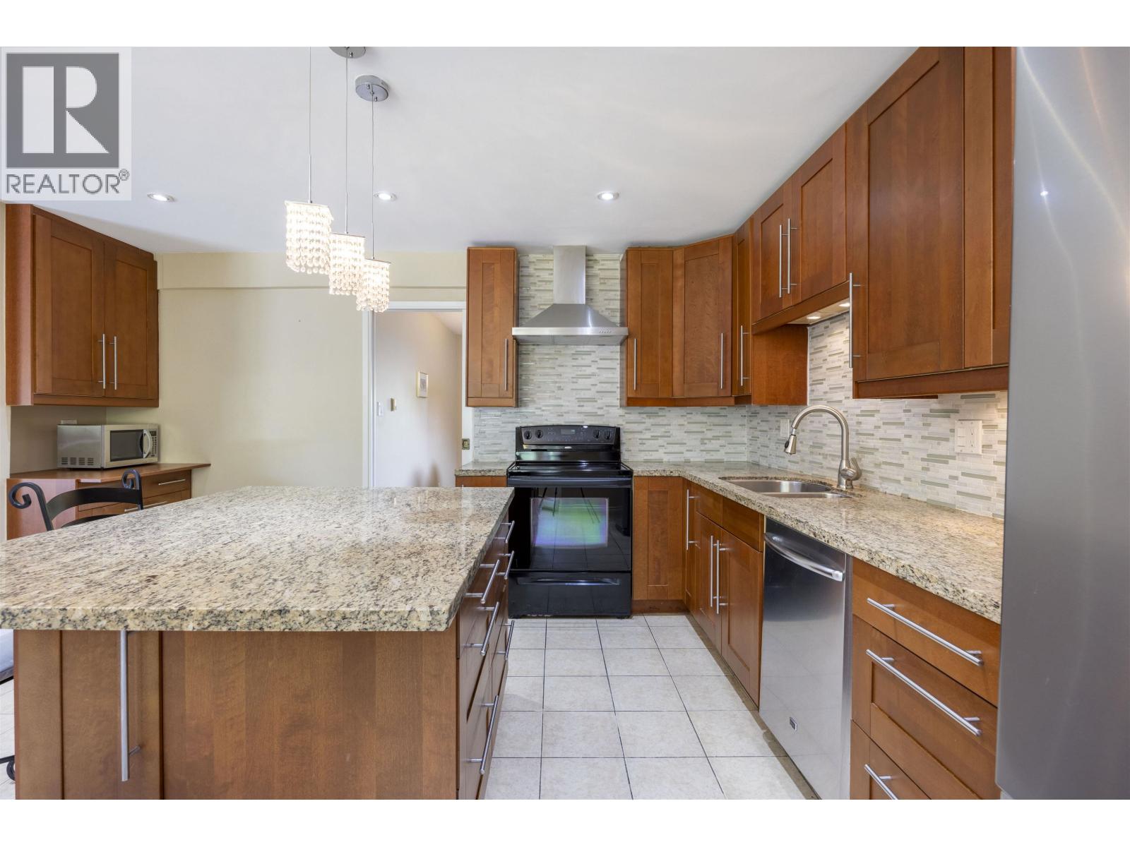 10548 Canso Crescent, Richmond, British Columbia  V7E 5B9 - Photo 3 - R3038091