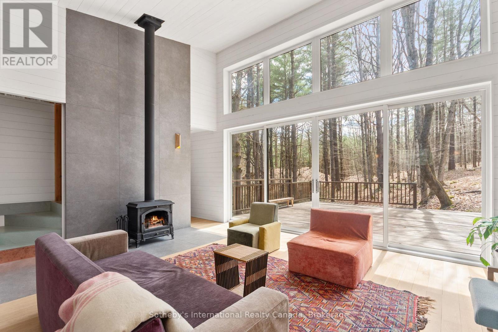 1100 WHITES ROAD, Muskoka Lakes, Ontario